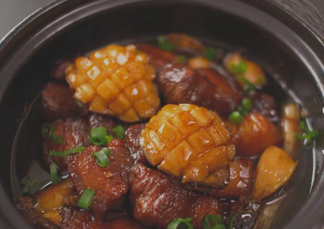 原汁原味鲍鱼红烧肉（鲍鱼香溢红烧肉）(1)