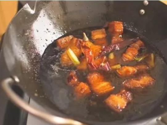 原汁原味鲍鱼红烧肉（鲍鱼香溢红烧肉）(4)