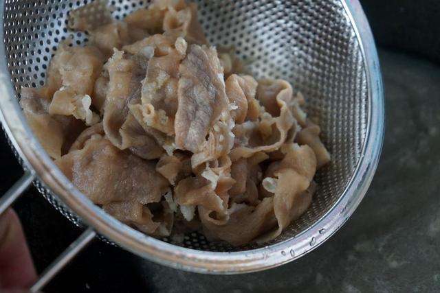 金针肥牛汤的家常做法大全（西红柿金针菇炖肥牛怎么做）(6)