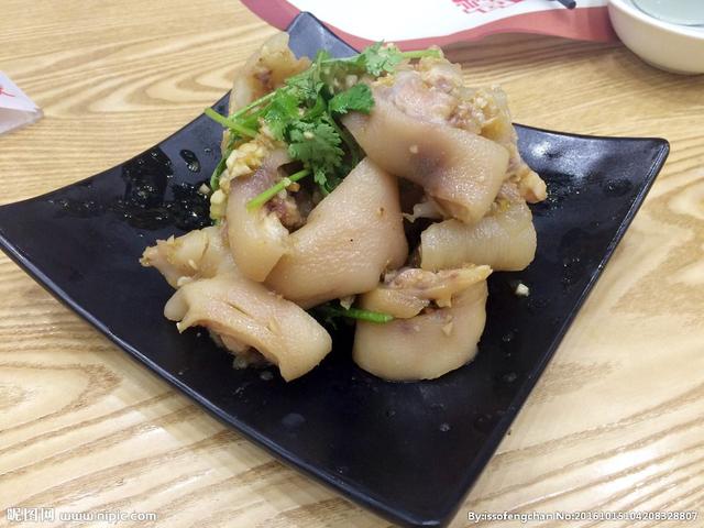 沙姜猪手的做法（沙姜猪手要求爽口弹牙）(3)