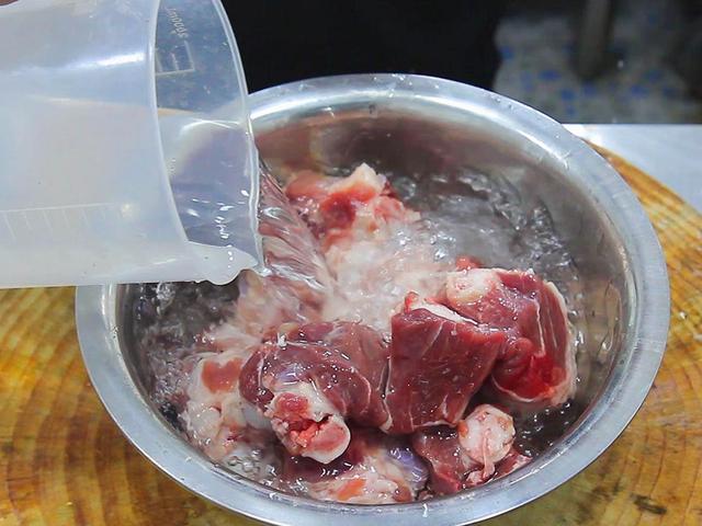 猪筒骨怎么做好吃（筒骨是猪身上最好吃的部位）(13)