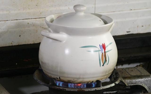 猪肘子怎么做又烂又好吃（猪肘子最正宗的做法教程）(7)