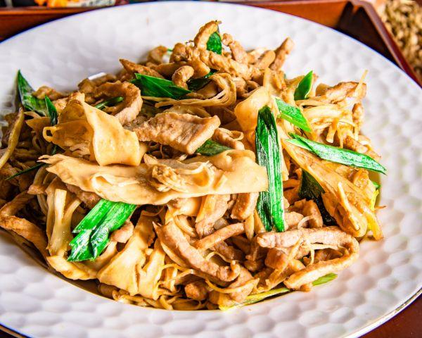 笋尖炒肉丝的做法（笋尖炒肉怎么炒好吃）(1)