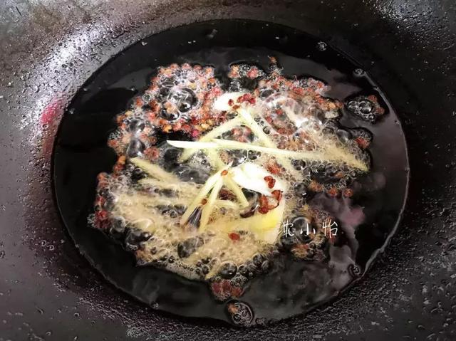 怎样炒辣子鸡才好吃（辣子鸡的正宗做法简单又好吃）(5)