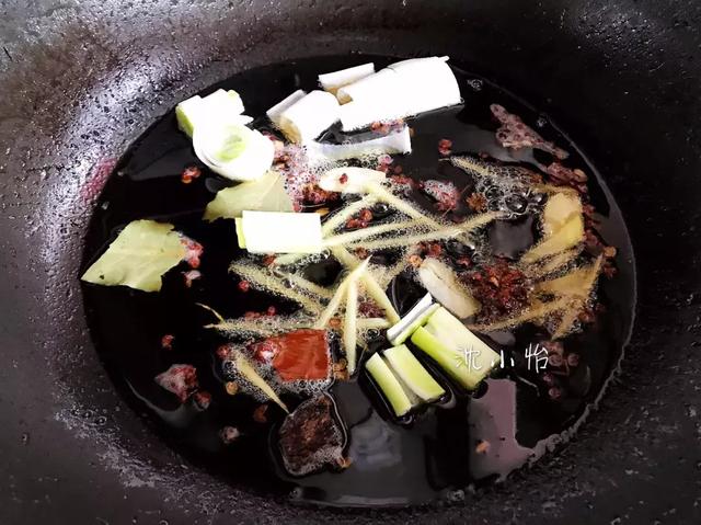 怎样炒辣子鸡才好吃（辣子鸡的正宗做法简单又好吃）(6)