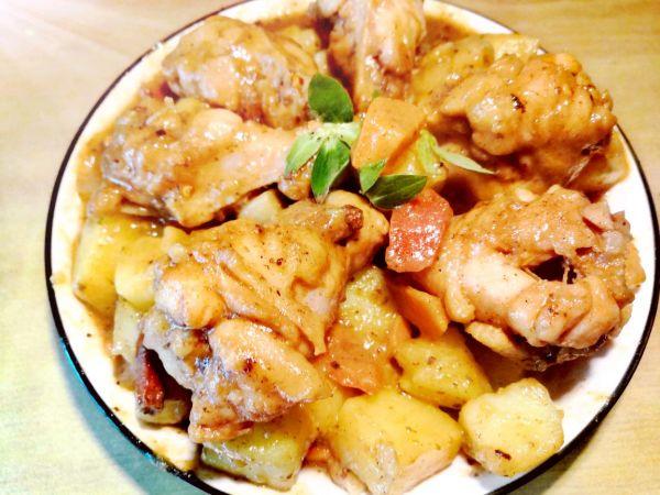 土豆烧鸡怎么烧好吃（土豆烧鸡的正宗做法）(1)