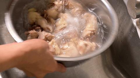 鸡腿土豆块家常做法（土豆鸡腿最简单的做法）(8)