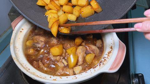 鸡腿土豆块家常做法（土豆鸡腿最简单的做法）(18)